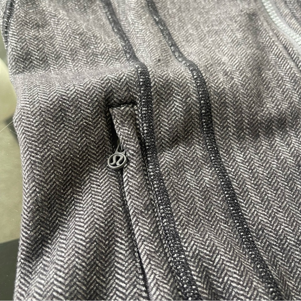 Lululemon Athletica‎ Womens Daily Practice Hooded Herringbone Grey jacket Size 2 - Picture 9 of 9